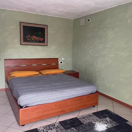 Alpaca's House: Green, Animals & View Apartment Bellano
